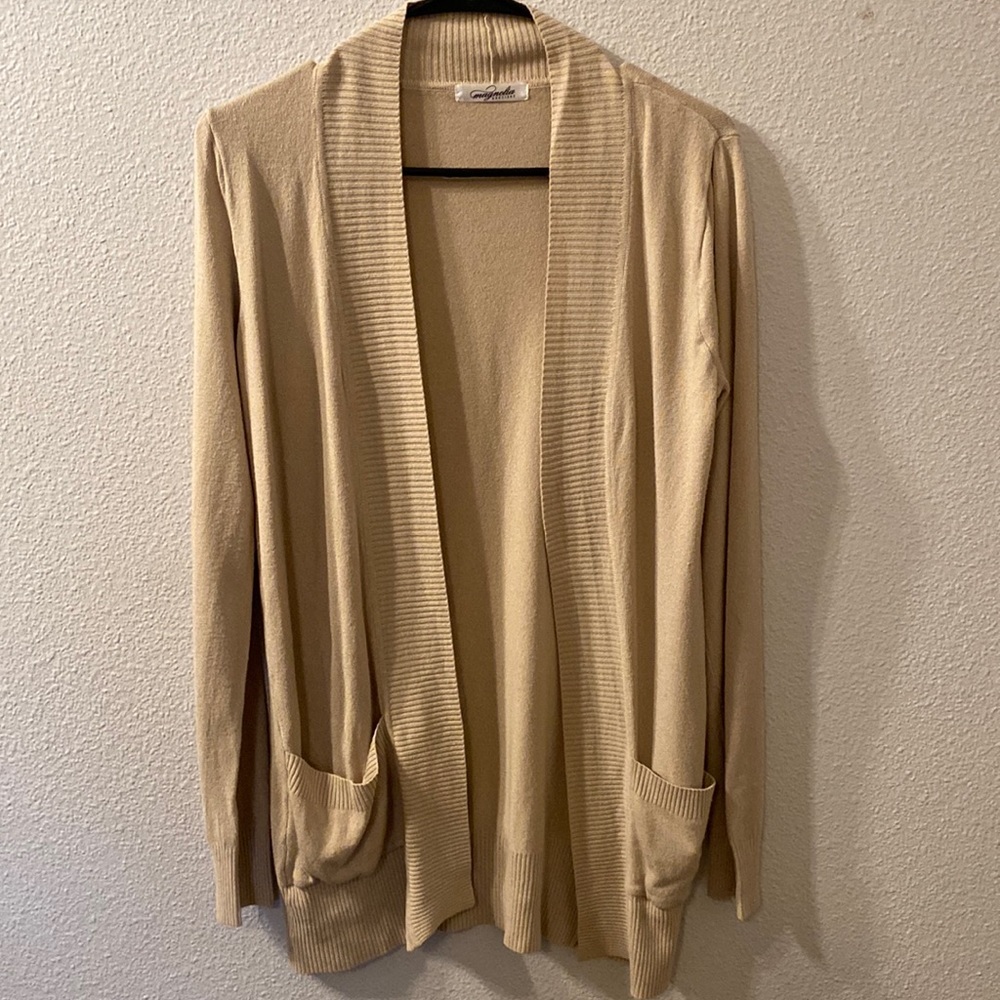 Magnolia Boutique tan cardigan size medium